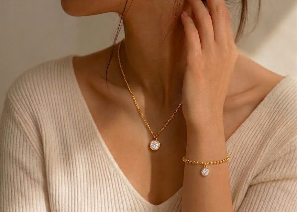 Round Bezel Pendant Bracelet